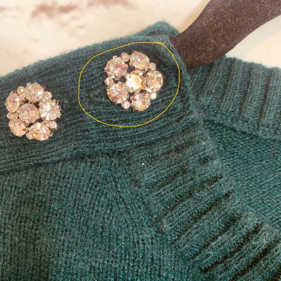 J. Crew Lambs Wool Blend Jewel Shoulder Sweater Emerald Green Women’s Small - Picture 3 of 7